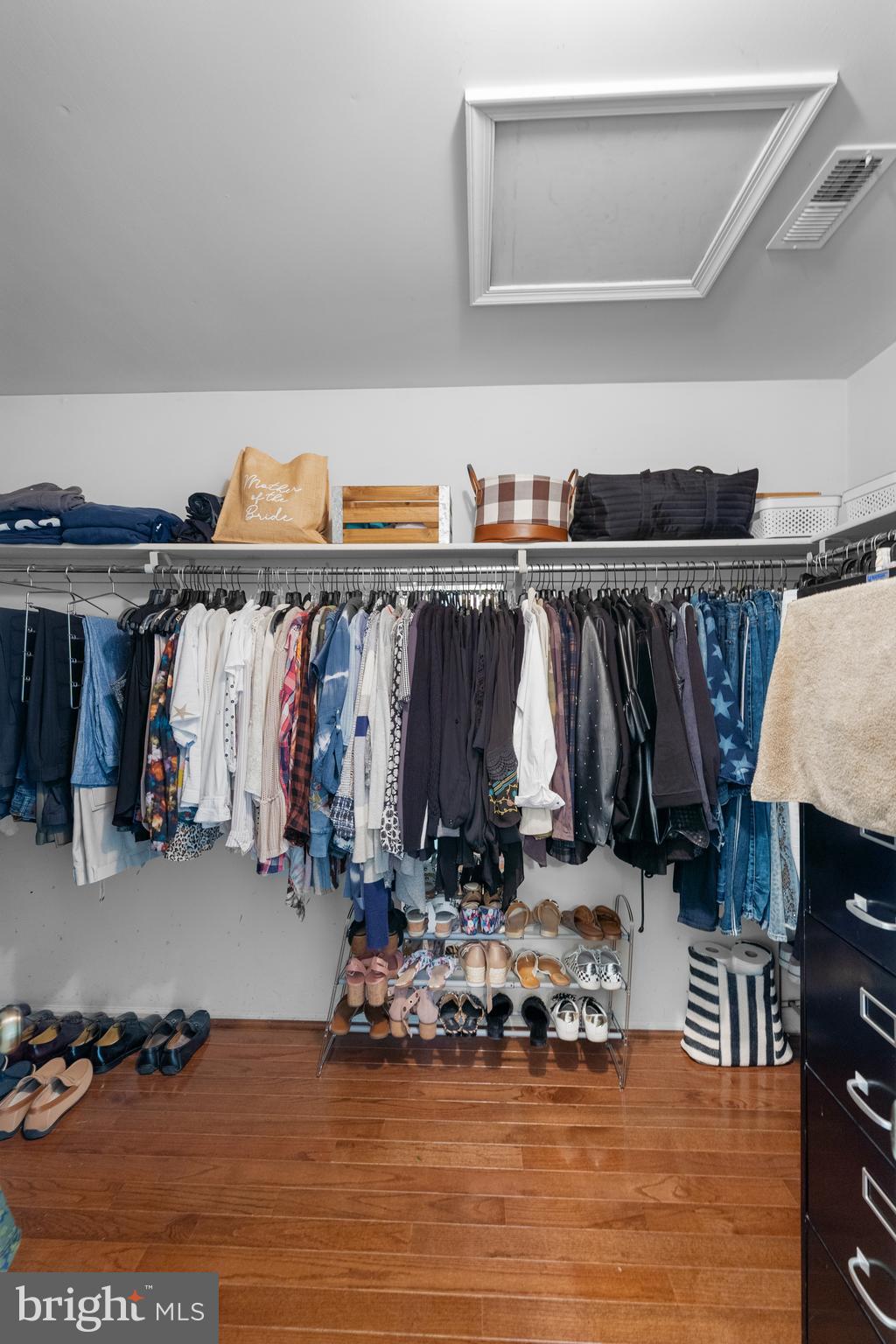 12 GOLDEN GRASS COURT