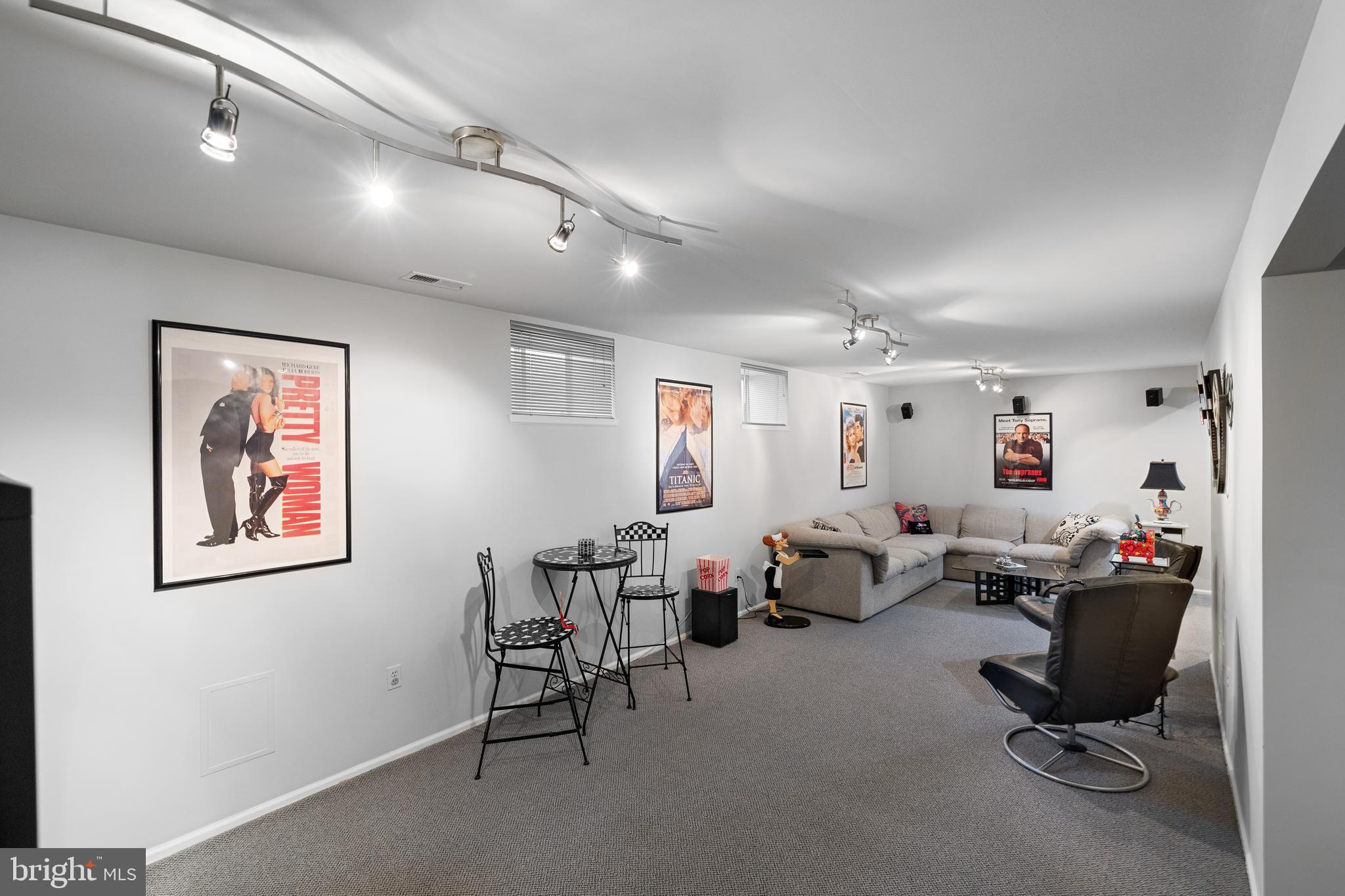 12 GOLDEN GRASS COURT