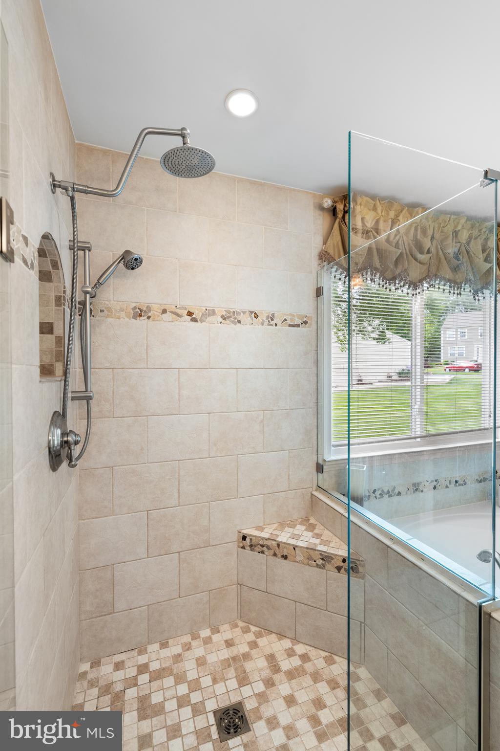 12 GOLDEN GRASS COURT