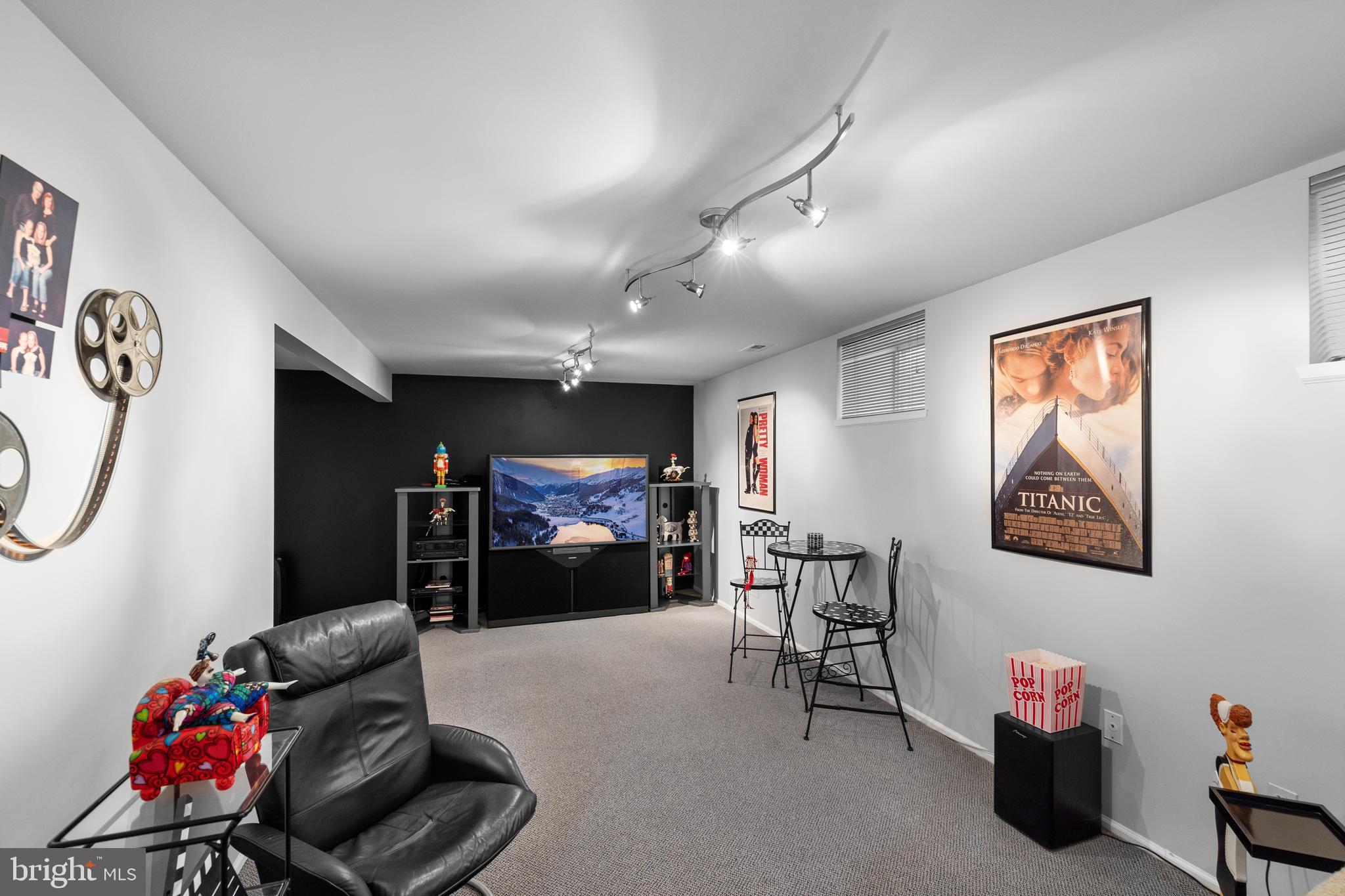 12 GOLDEN GRASS COURT