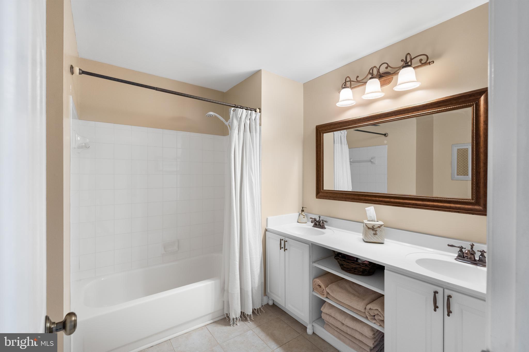 12 GOLDEN GRASS COURT