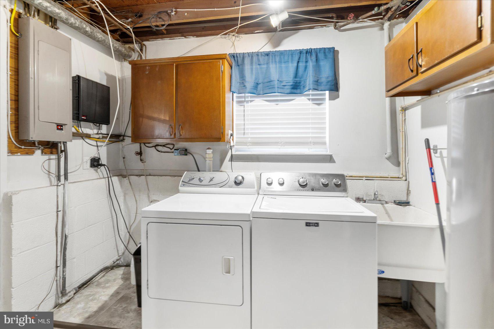 4103 LOCH LOMOND DRIVE