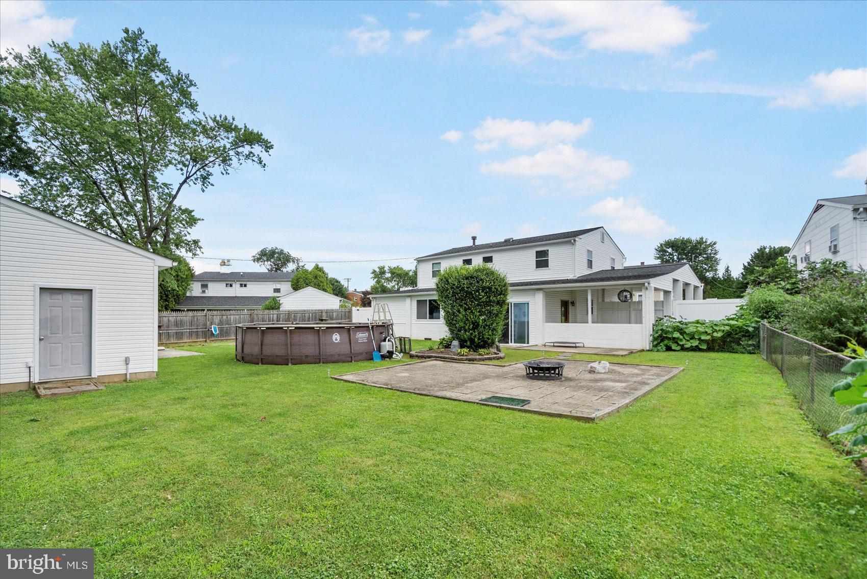 4103 LOCH LOMOND DRIVE