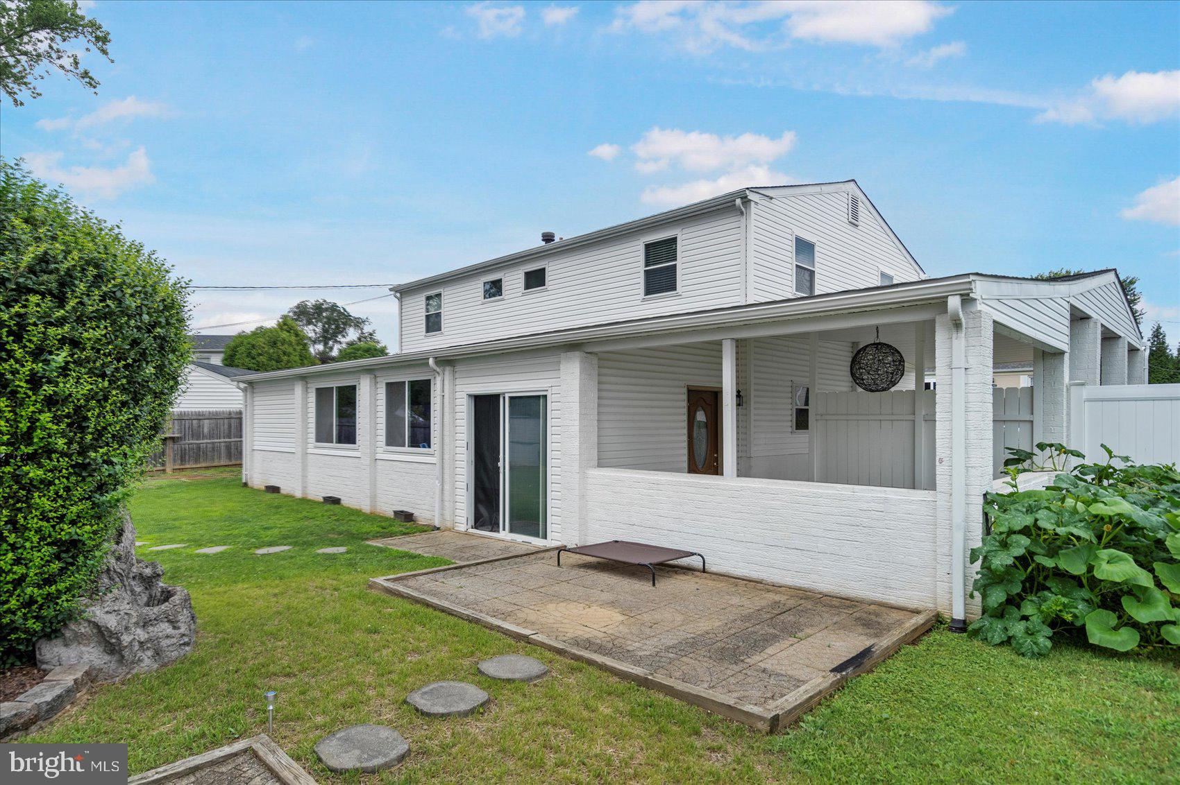 4103 LOCH LOMOND DRIVE