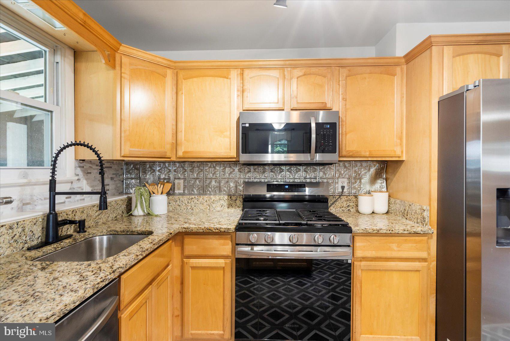 4103 LOCH LOMOND DRIVE