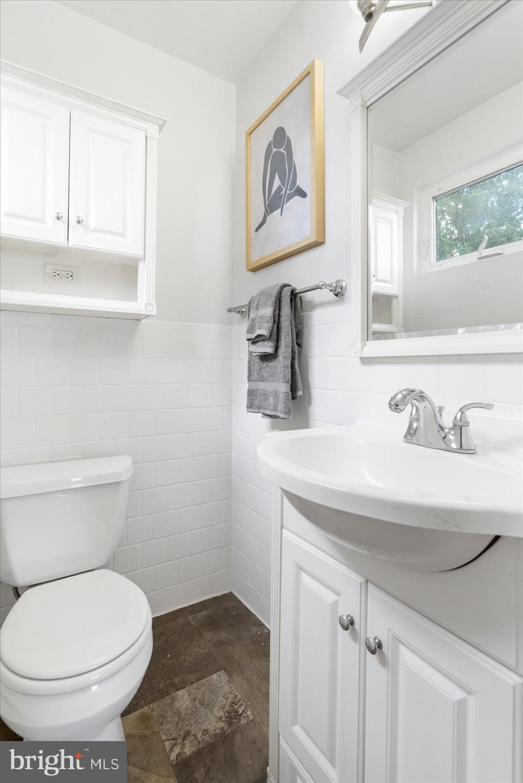 4103 LOCH LOMOND DRIVE