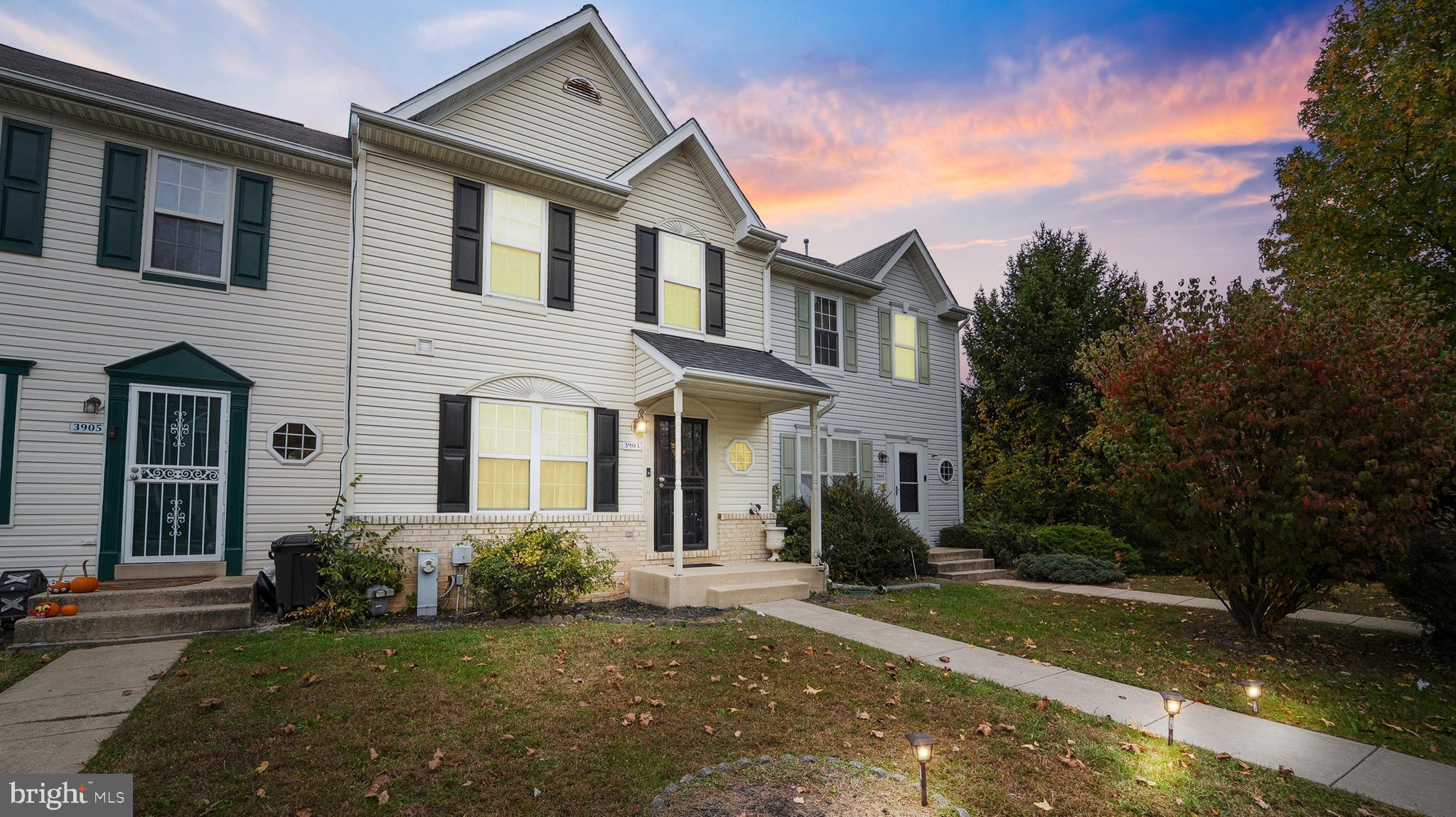 3903 RED DEER CIRCLE