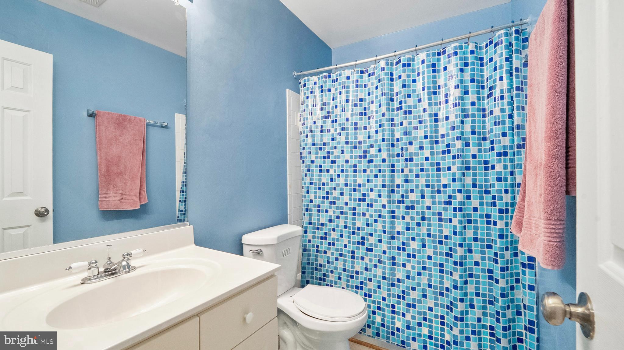 3903 RED DEER CIRCLE