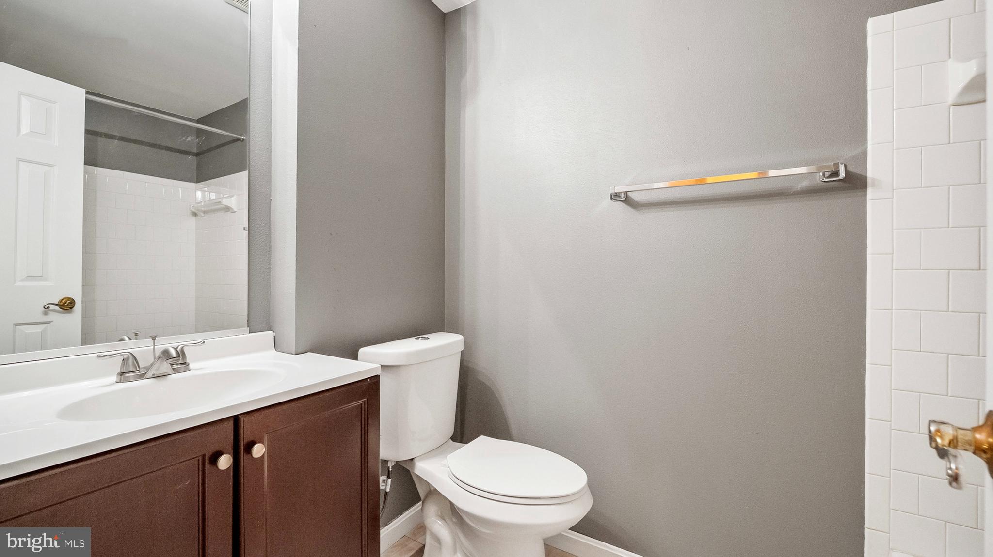 3903 RED DEER CIRCLE