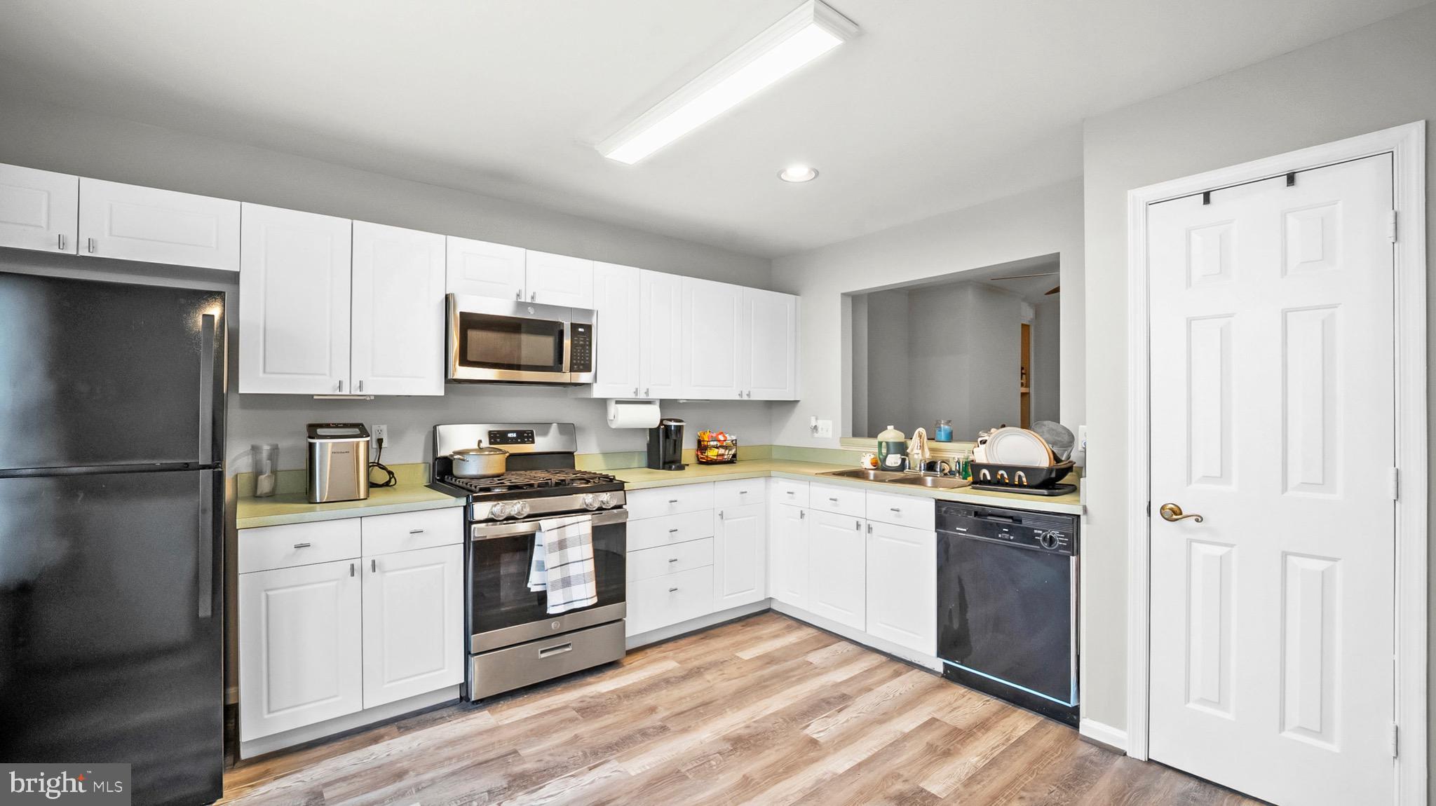 3903 RED DEER CIRCLE