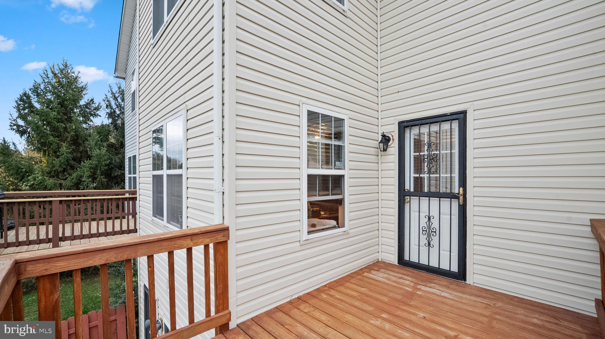 3903 RED DEER CIRCLE