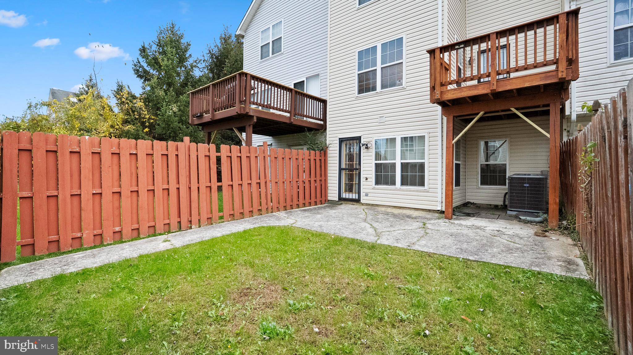 3903 RED DEER CIRCLE