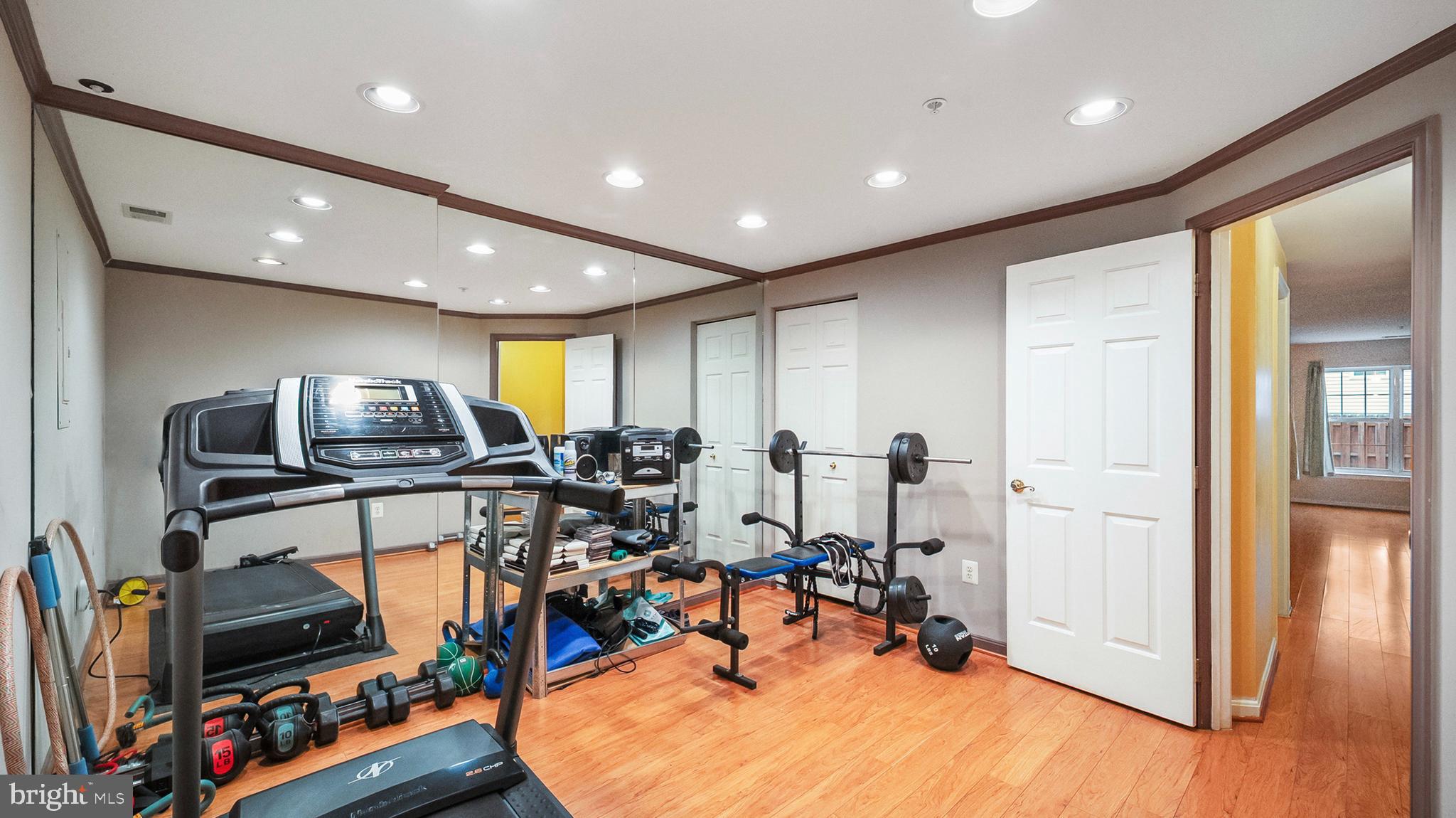 3903 RED DEER CIRCLE