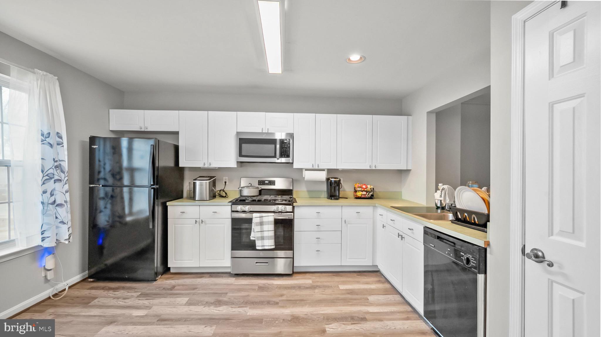 3903 RED DEER CIRCLE