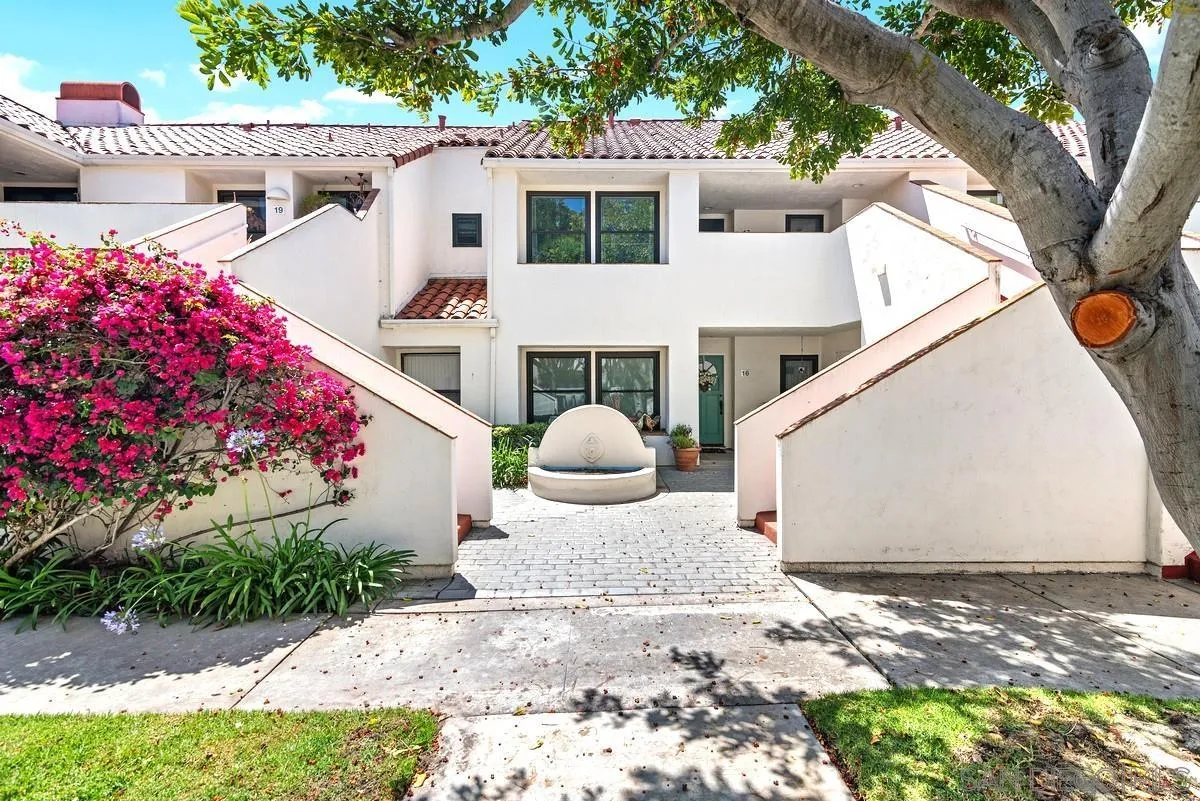16120 Avenida Venusto Unit 17