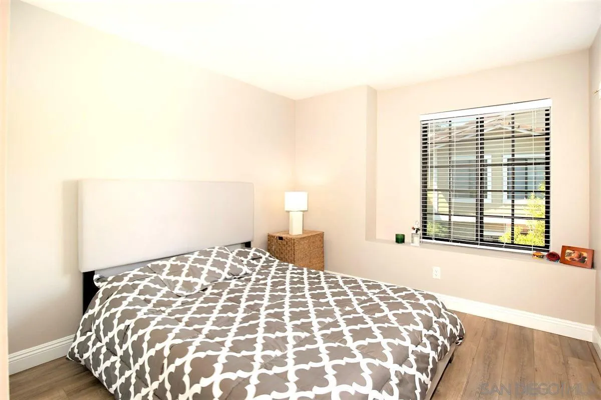 3949 Caminito Del Mar Surf