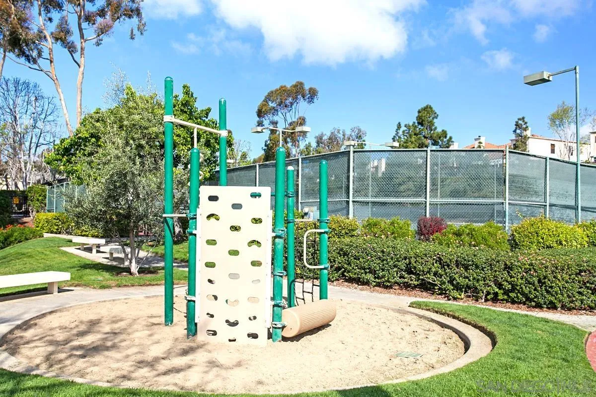 3949 Caminito Del Mar Surf