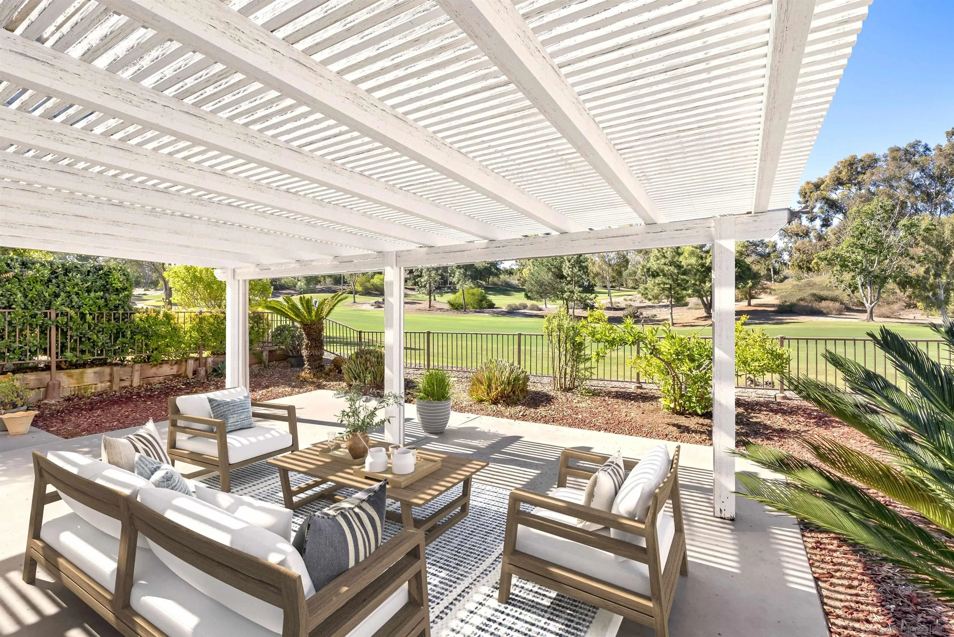 15928 Caminito Aire Puro