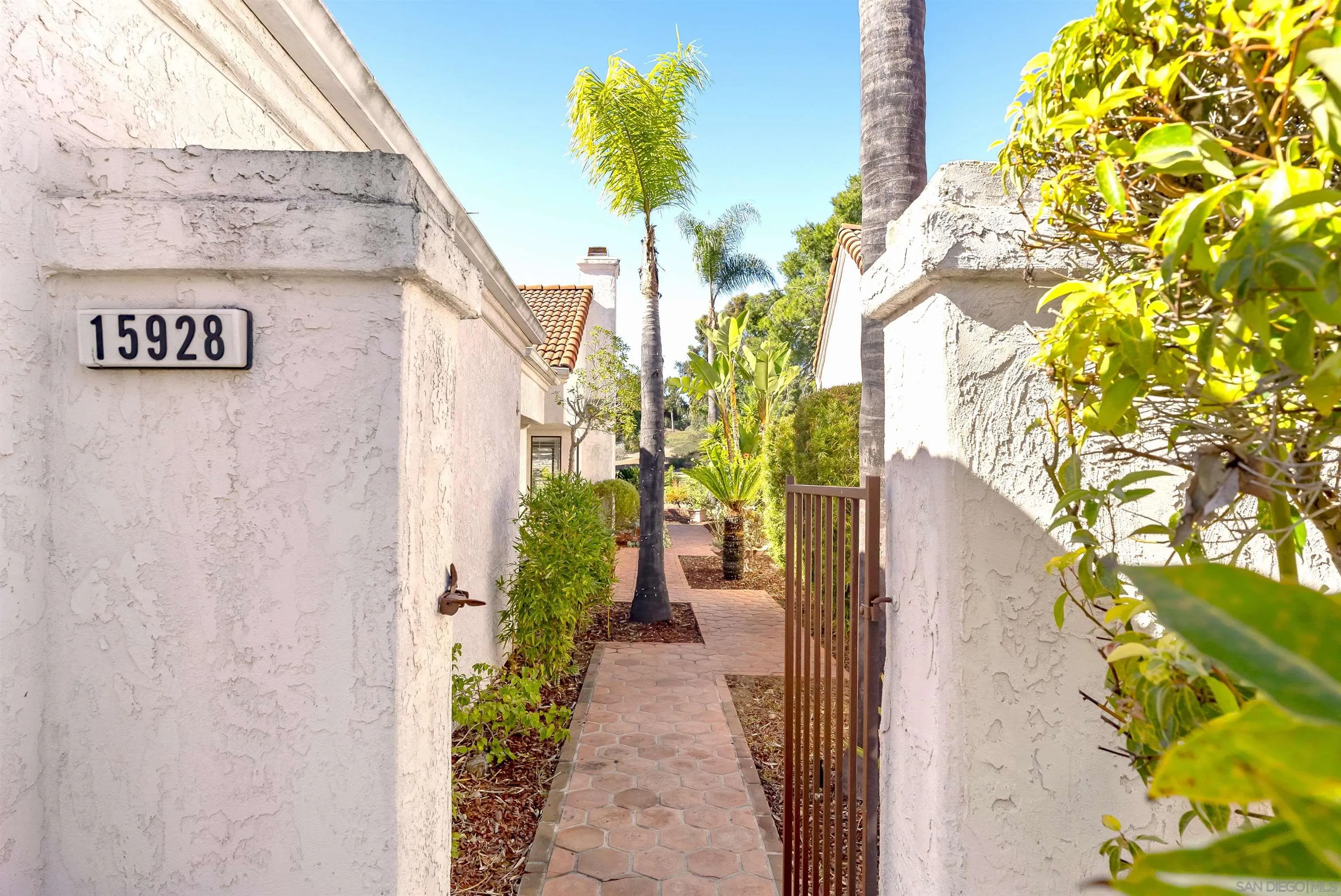 15928 Caminito Aire Puro