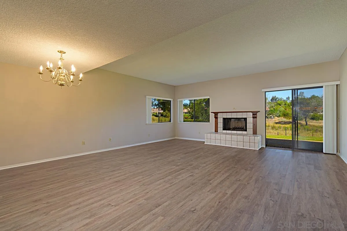 17710 Villamoura Dr