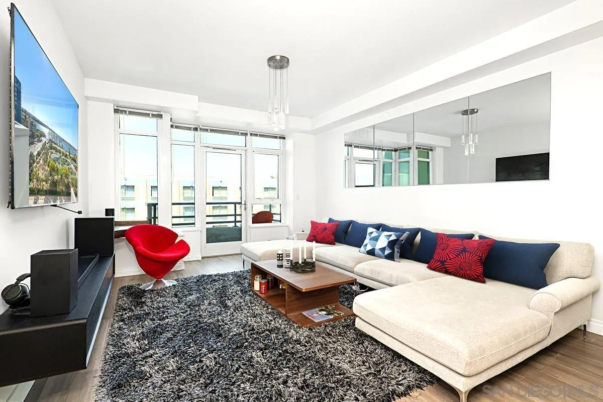 825 W Beech St Unit 301