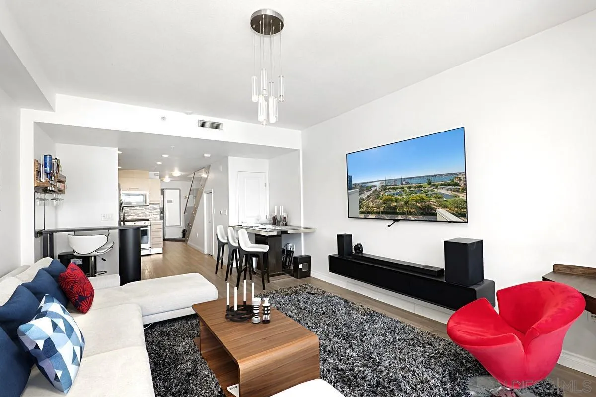 825 W Beech St Unit 301