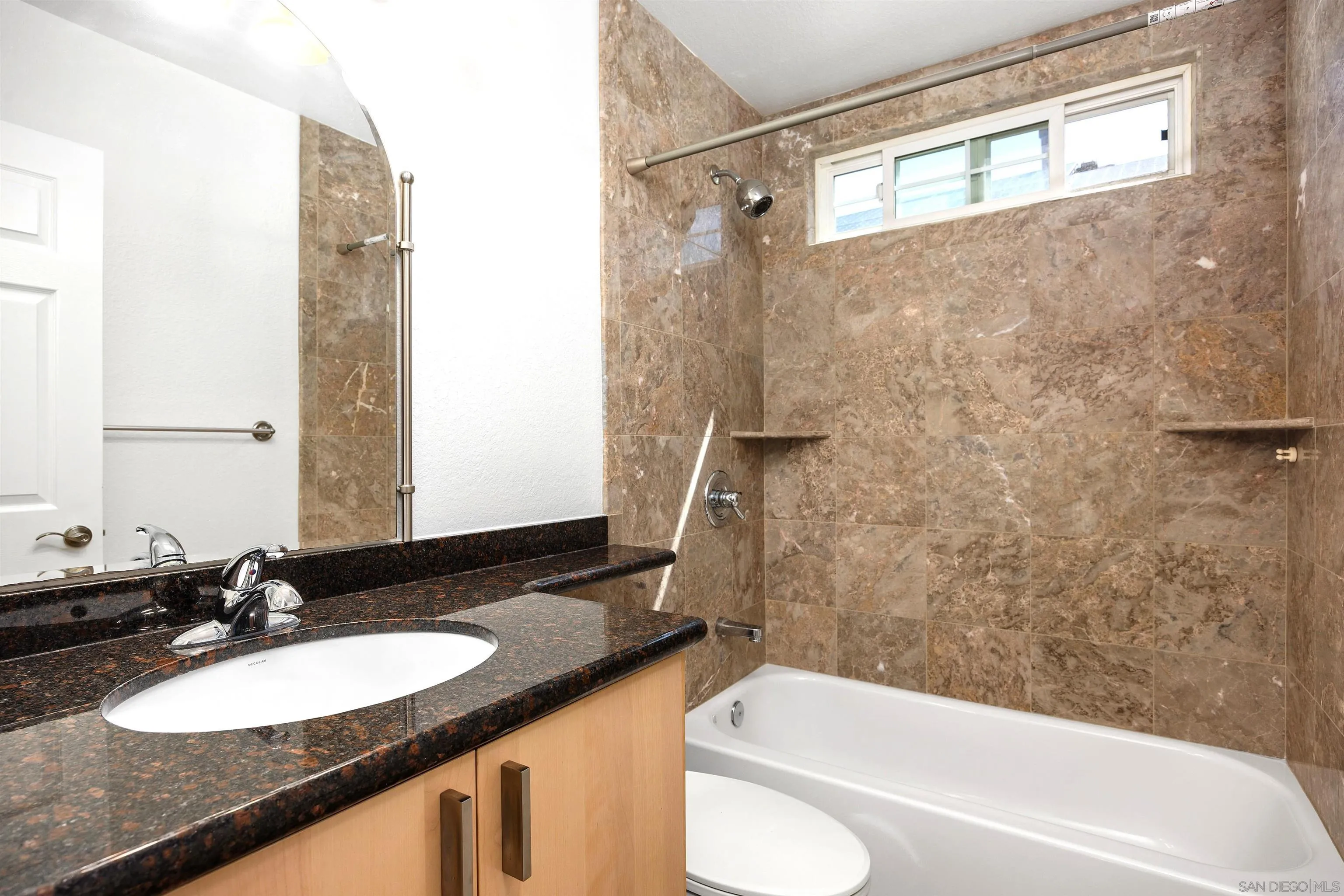 5228 Camino Playa Malaga