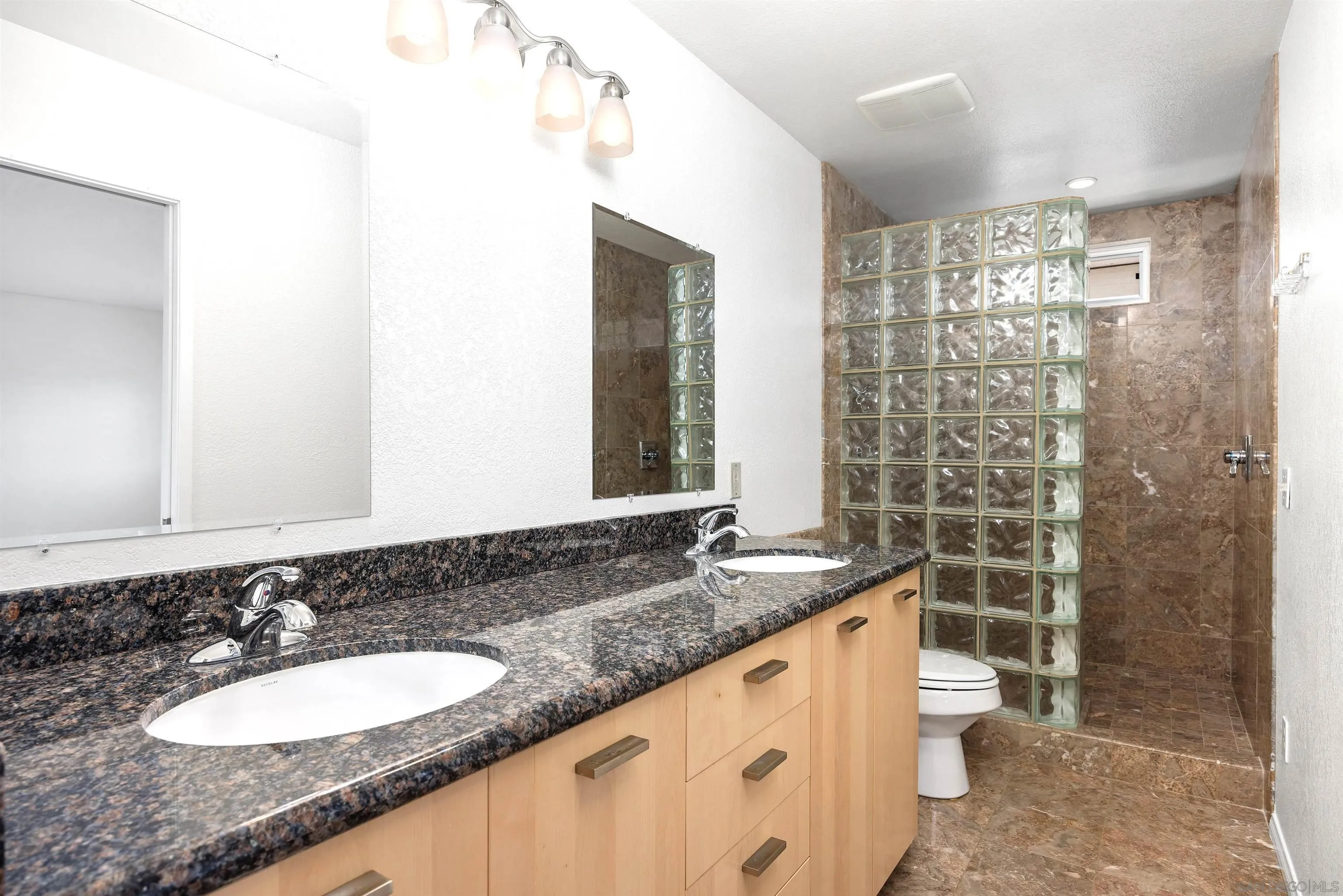 5228 Camino Playa Malaga