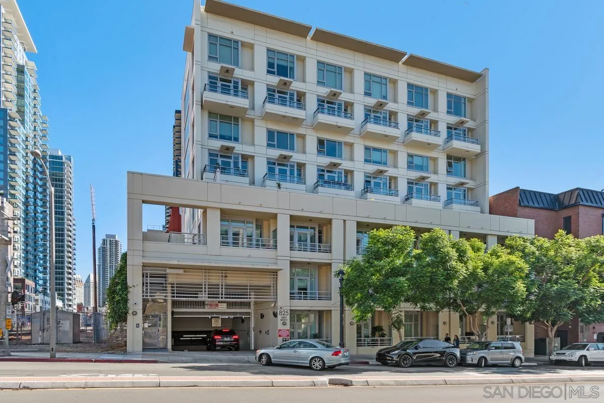 825 W Beech St Unit 301