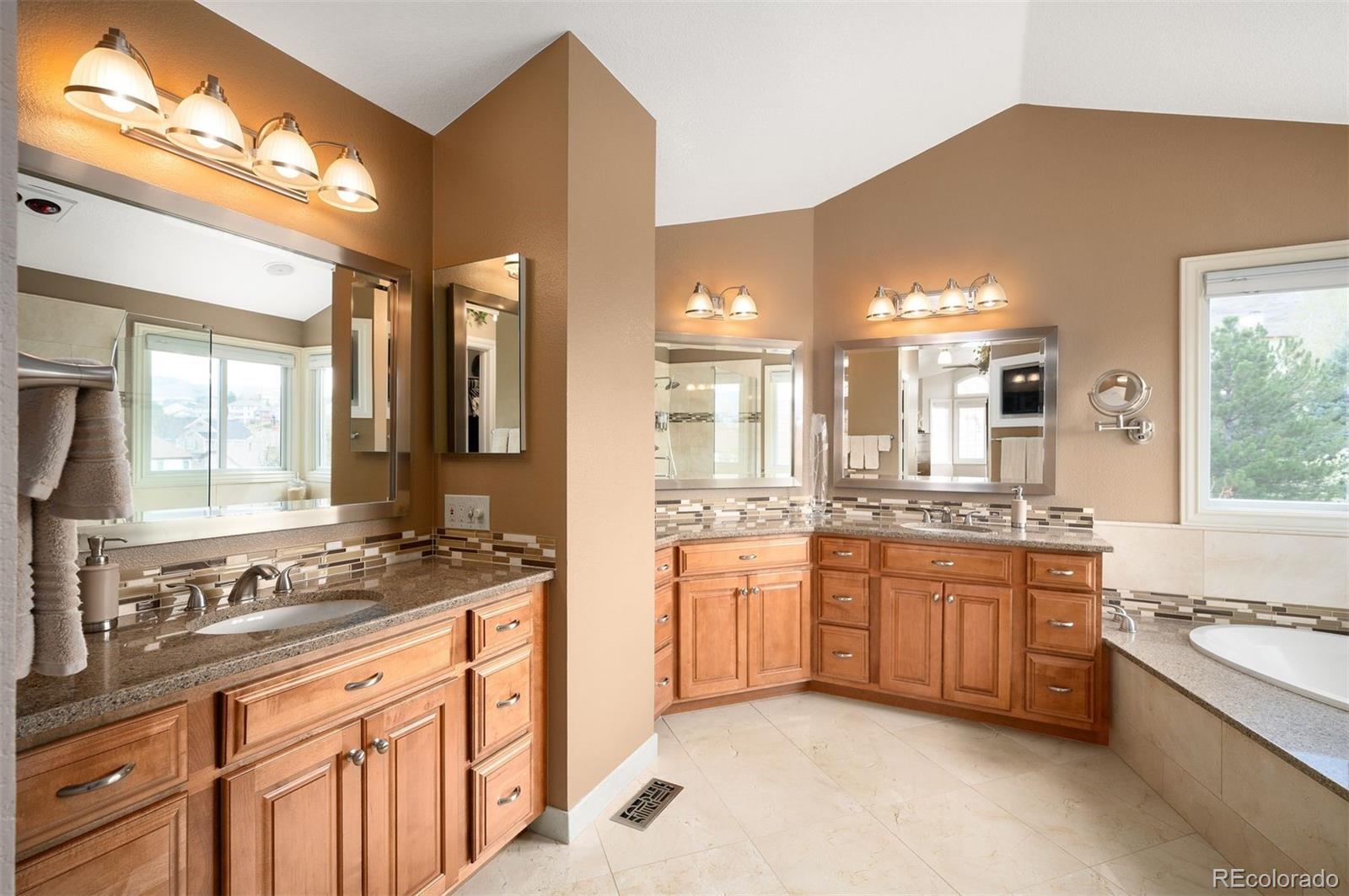 15946 W Ellsworth Lane