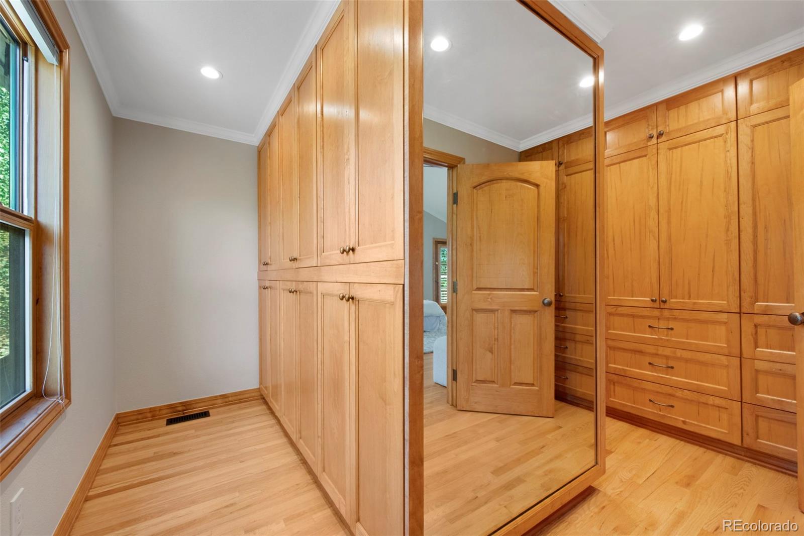216 S Lookout Mountain Road