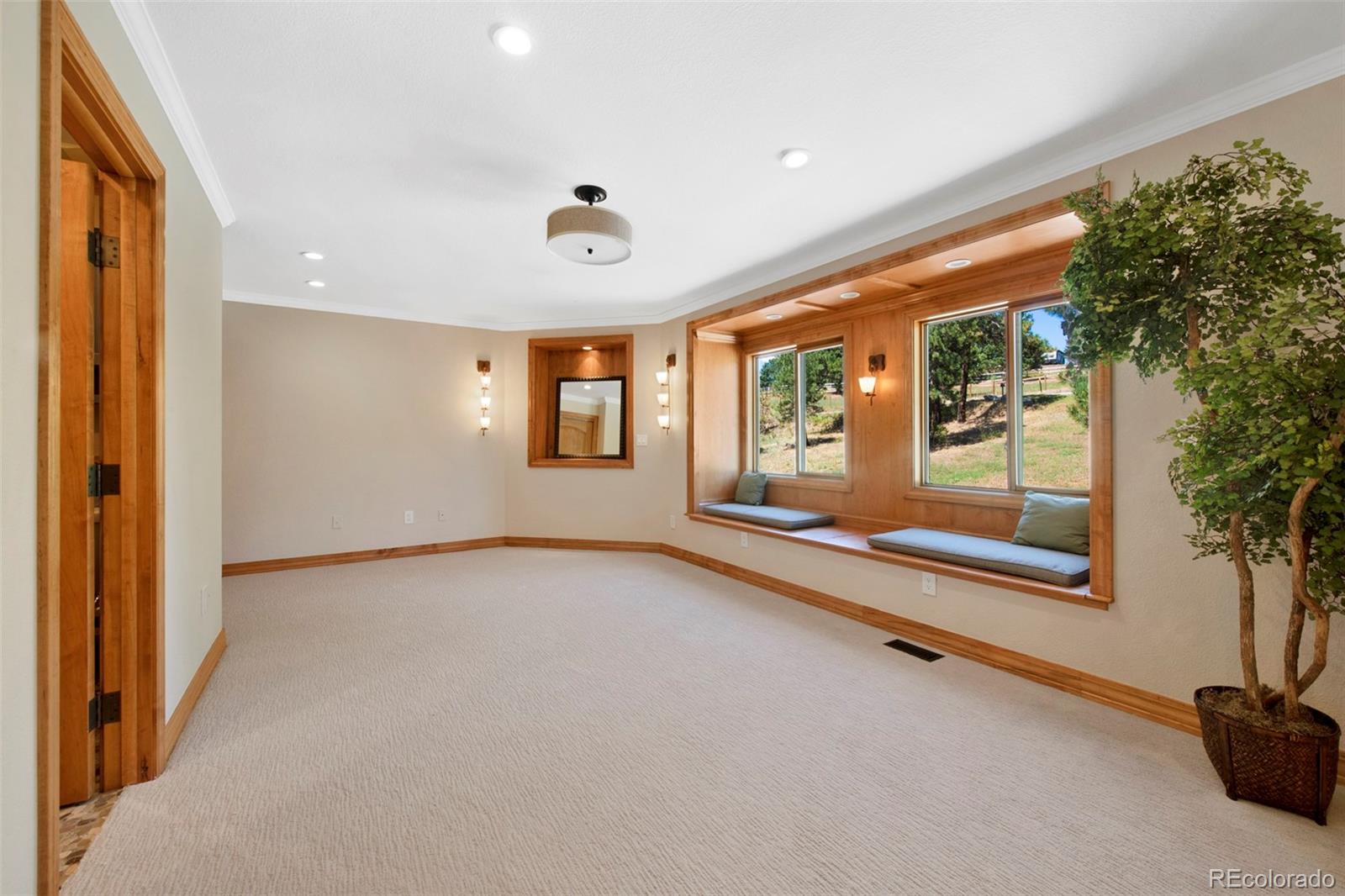 216 S Lookout Mountain Road