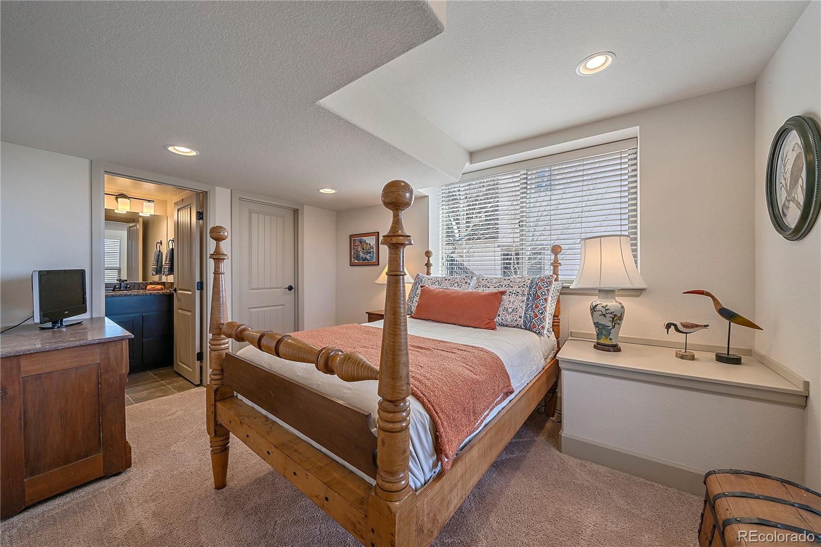 2391 S Loveland Way