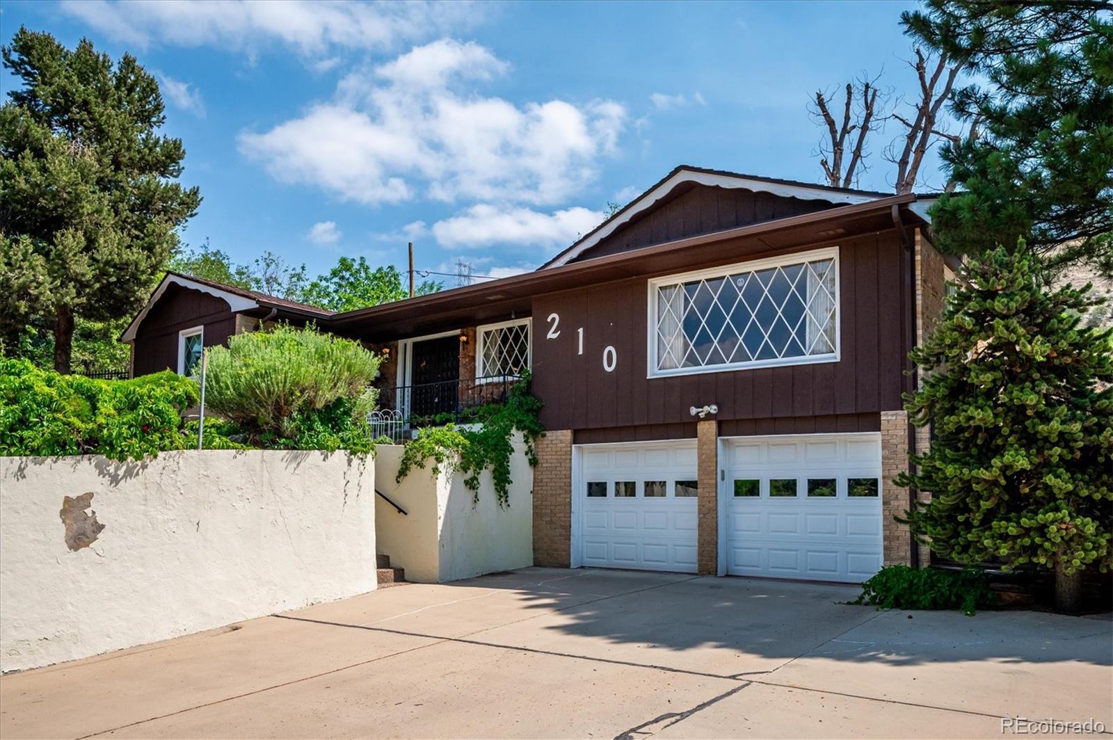 210 Lookout View Court