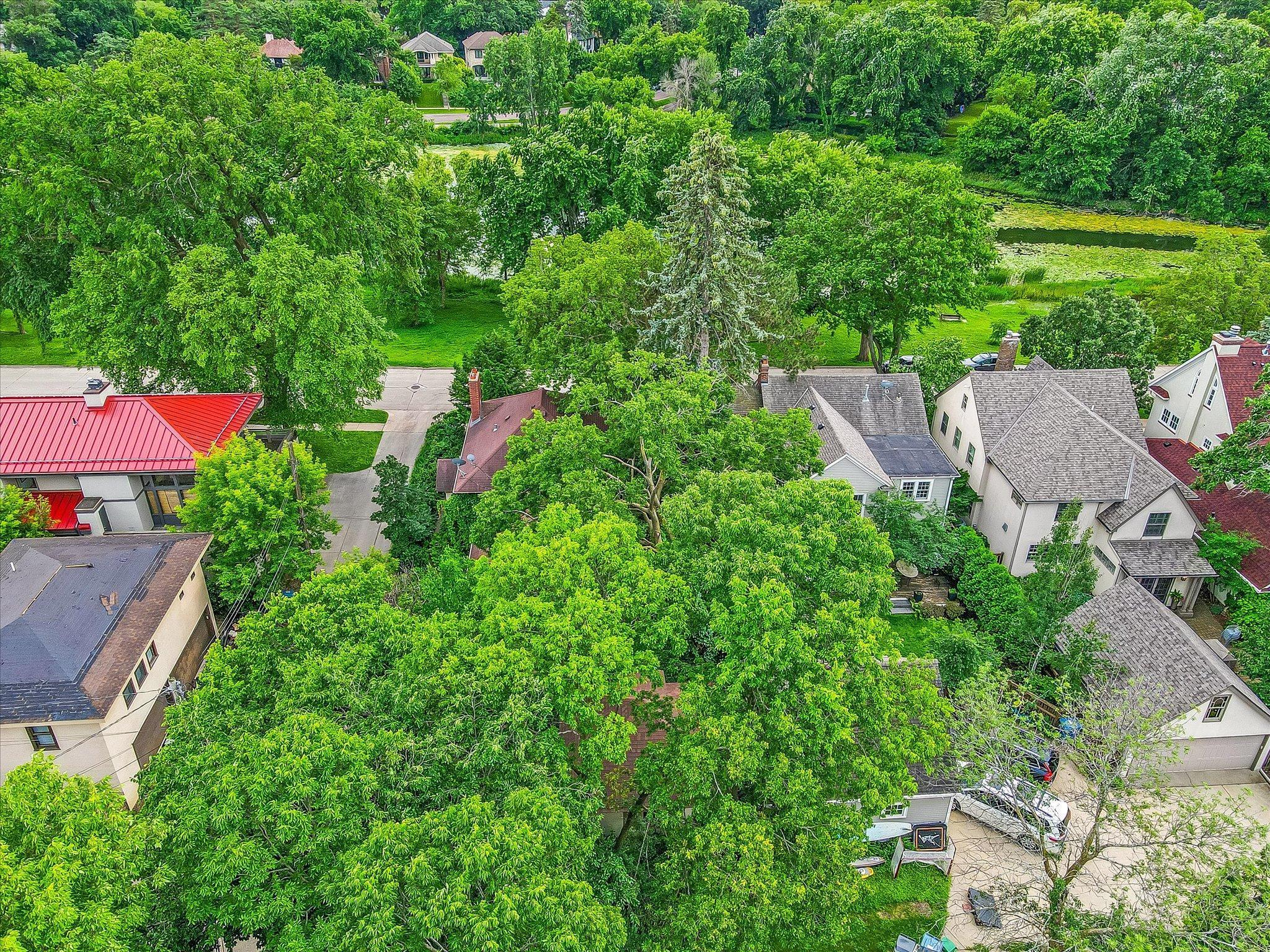 2716 Kenilworth Place