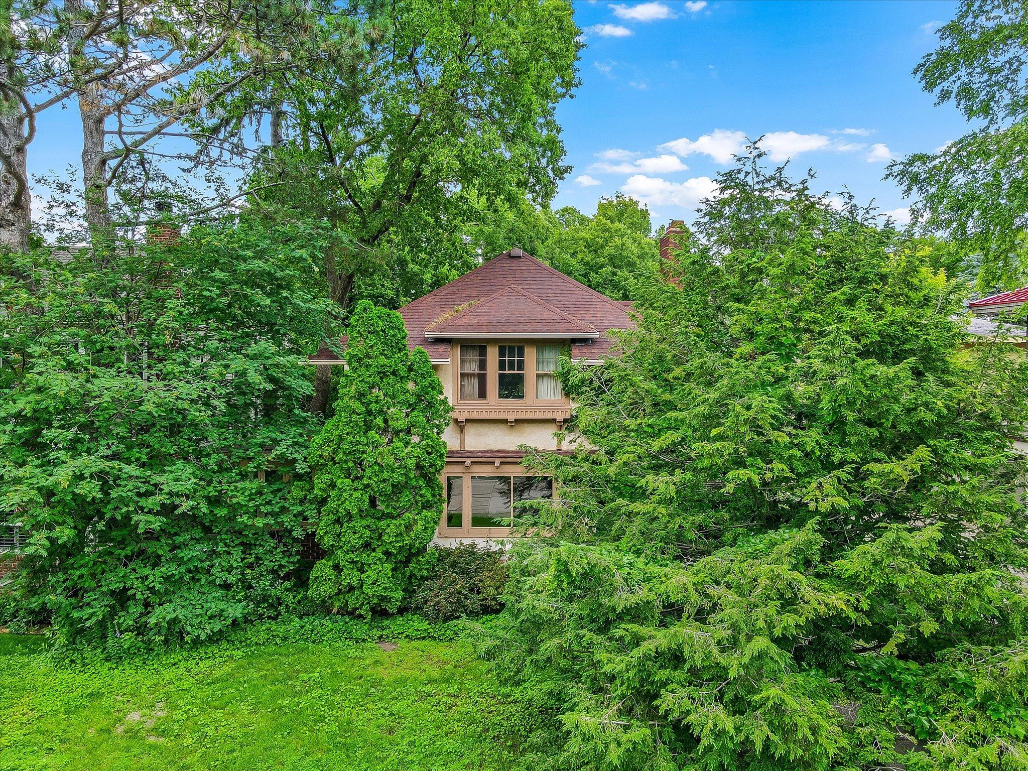 2716 Kenilworth Place