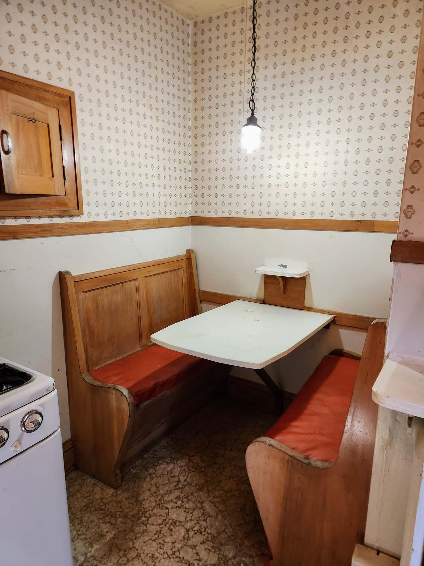 2716 Kenilworth Place