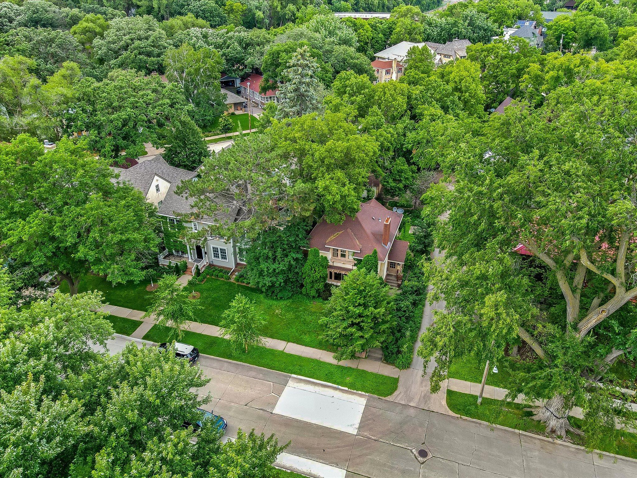 2716 Kenilworth Place