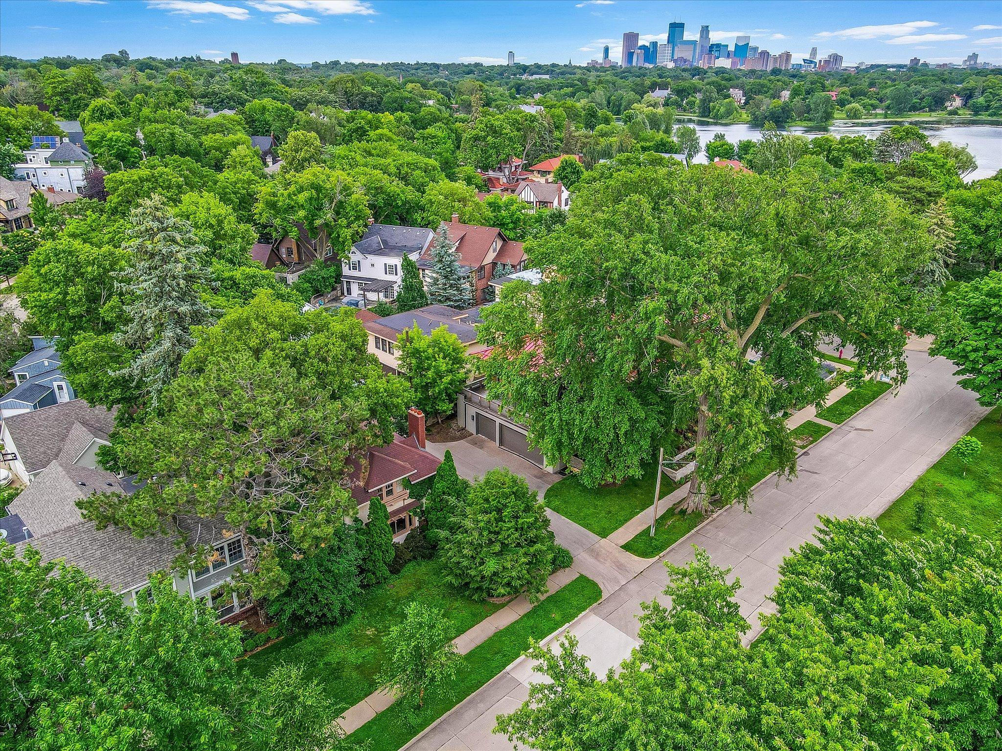 2716 Kenilworth Place