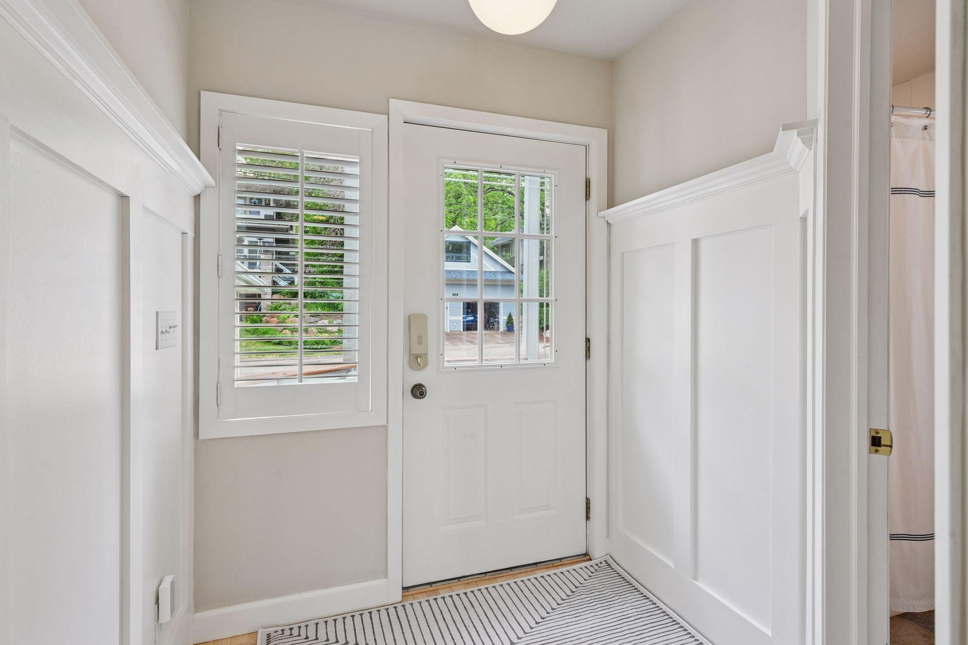 5125 Greenwood Circle