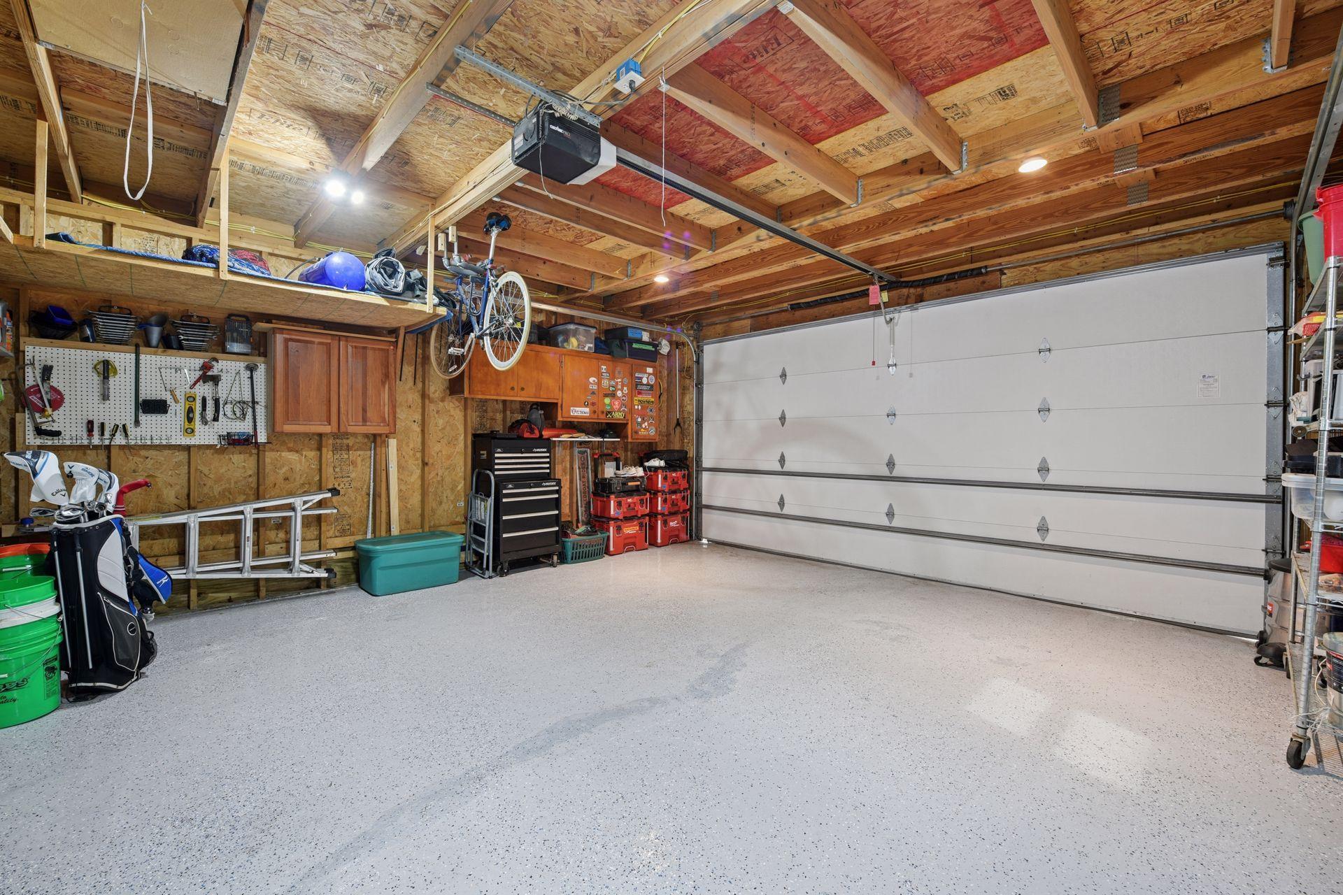 5125 Greenwood Circle