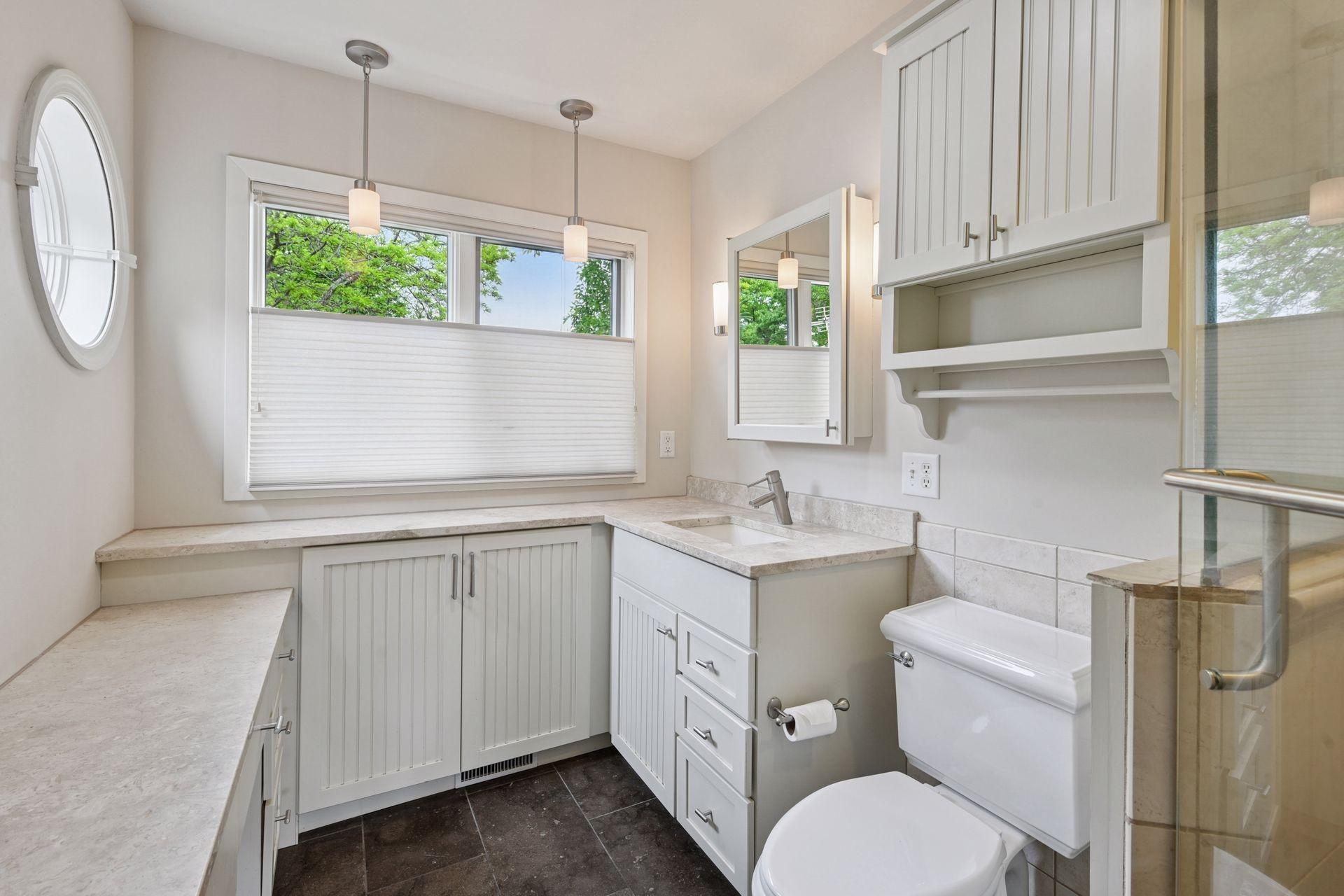 5125 Greenwood Circle