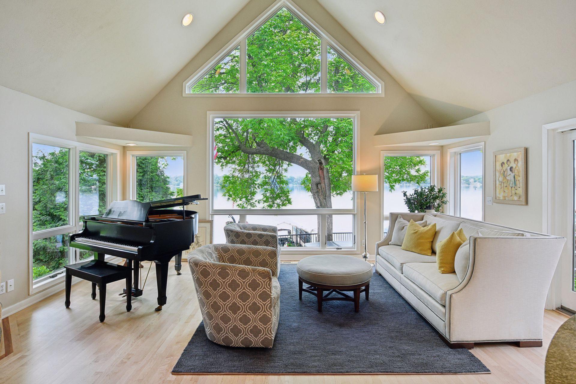 5125 Greenwood Circle