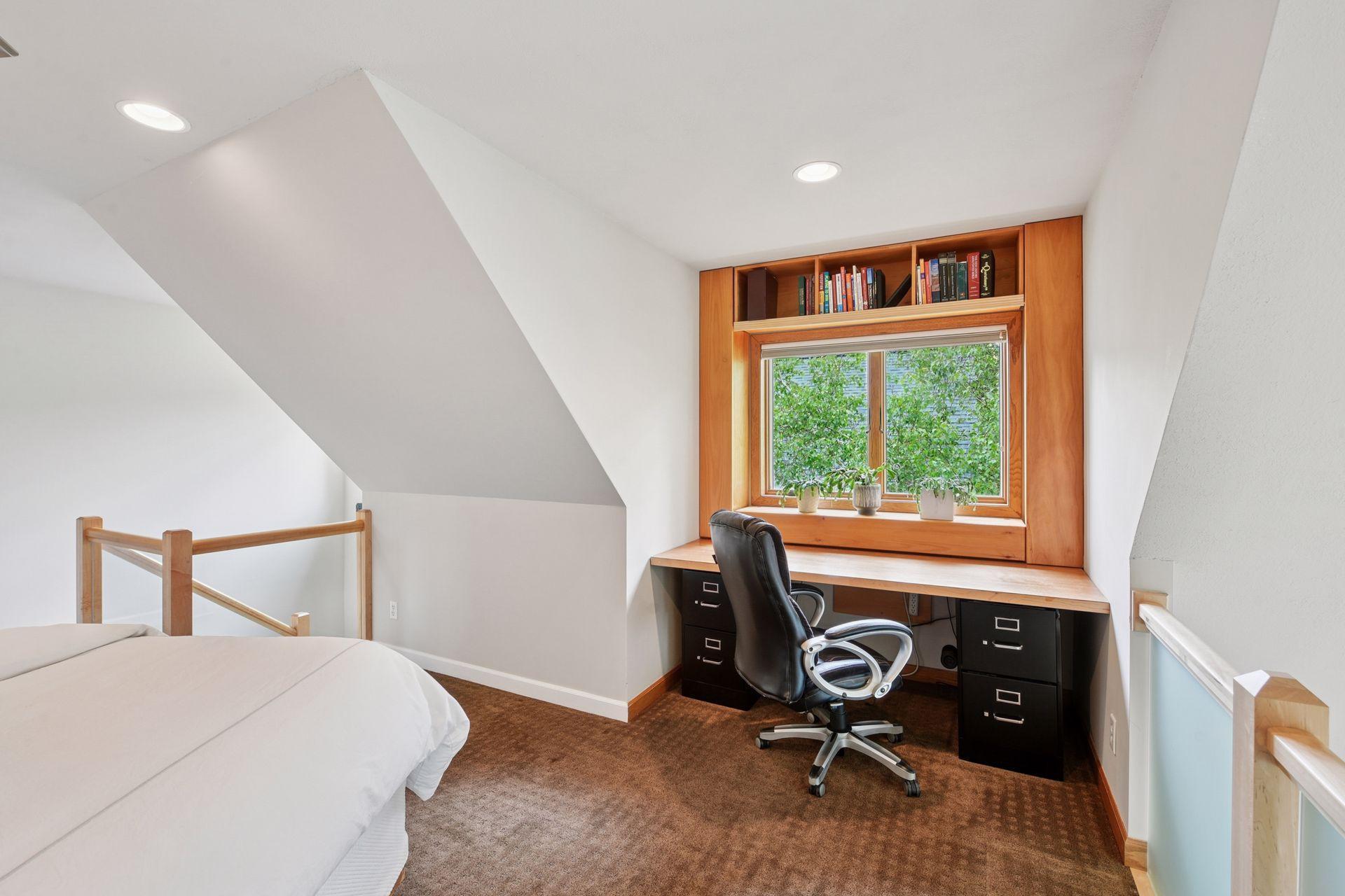 5125 Greenwood Circle