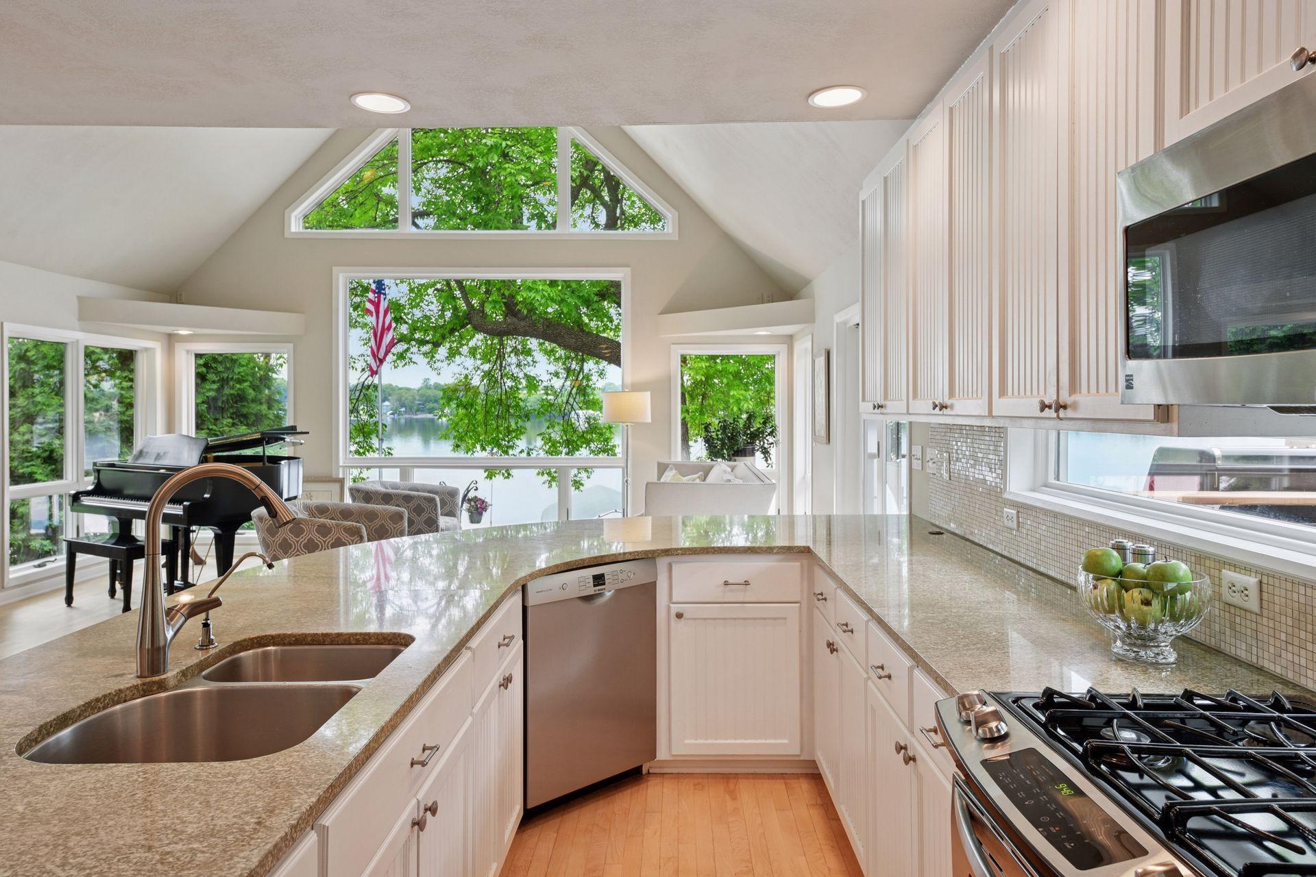 5125 Greenwood Circle