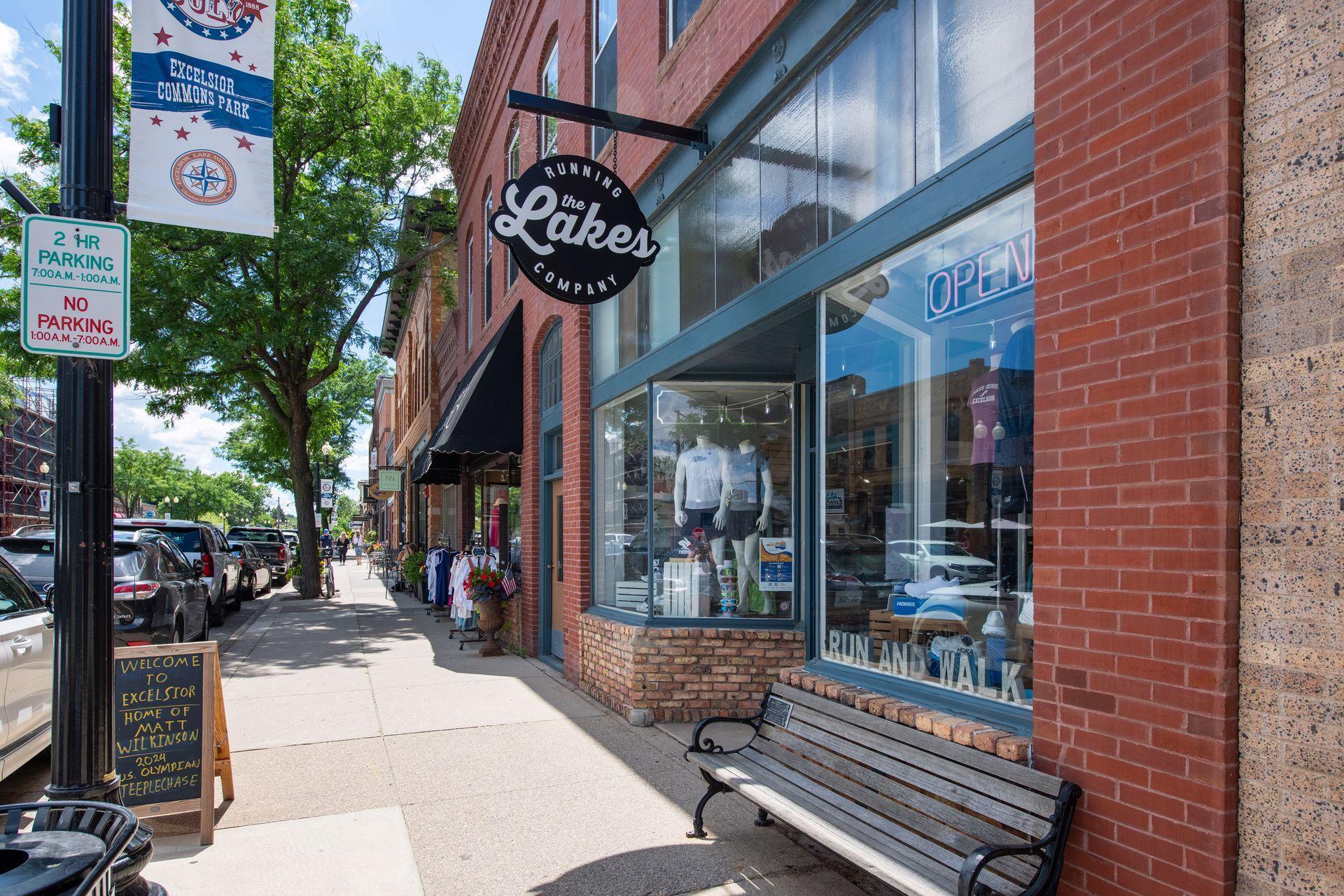 5125 Greenwood Circle