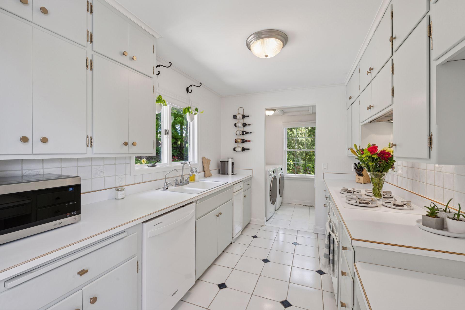 1575 Long Lake Boulevard