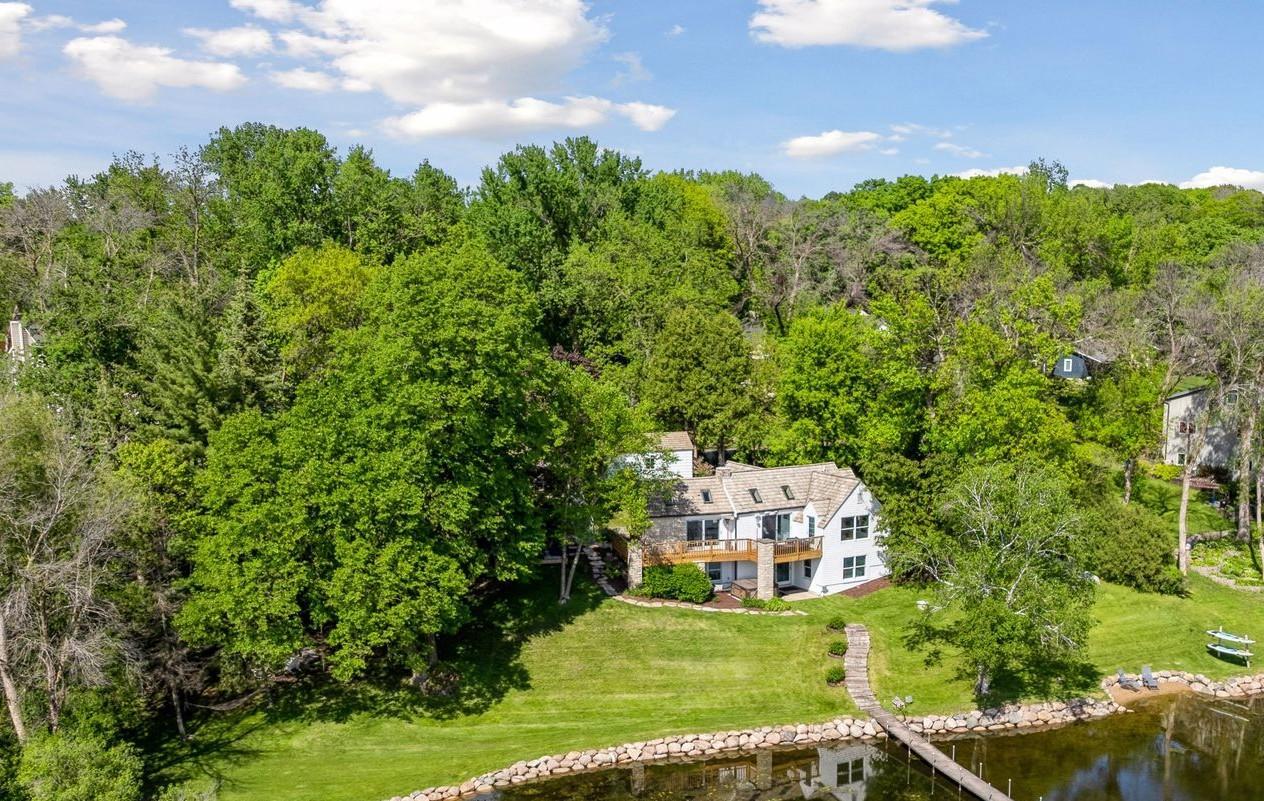 1575 Long Lake Boulevard