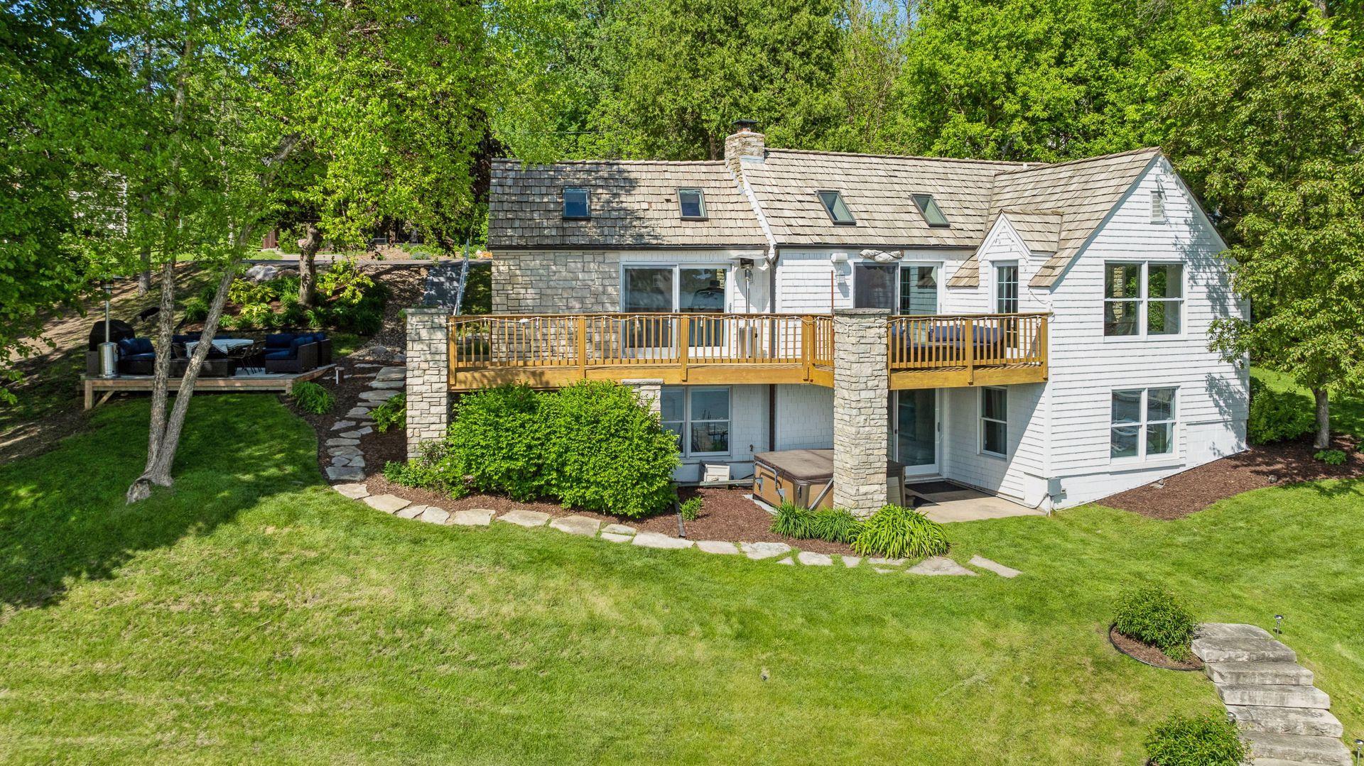 1575 Long Lake Boulevard