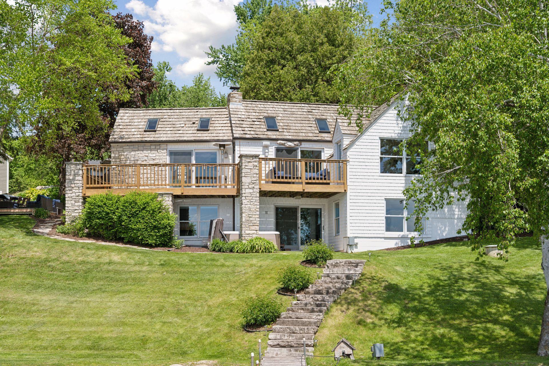 1575 Long Lake Boulevard